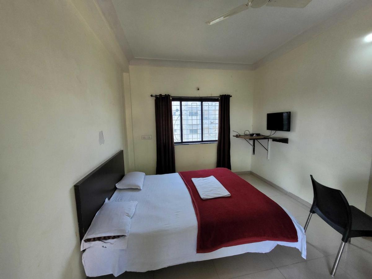 Spot On 72974 Gokul Lodge プネ エクステリア 写真