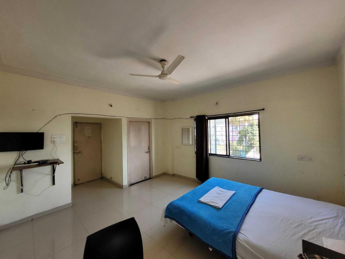 Spot On 72974 Gokul Lodge プネ エクステリア 写真